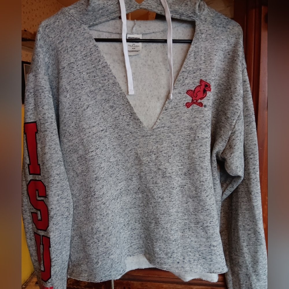VS PINK NWOT ISU V- Neck Cropped Hoodie. M
